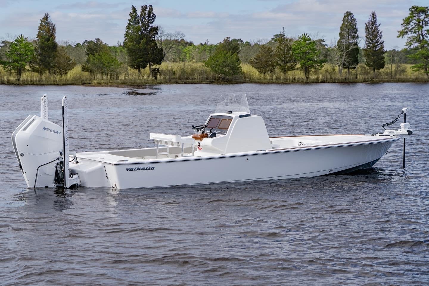 Valhalla Boatworks V-28 Bay motor yacht exterior