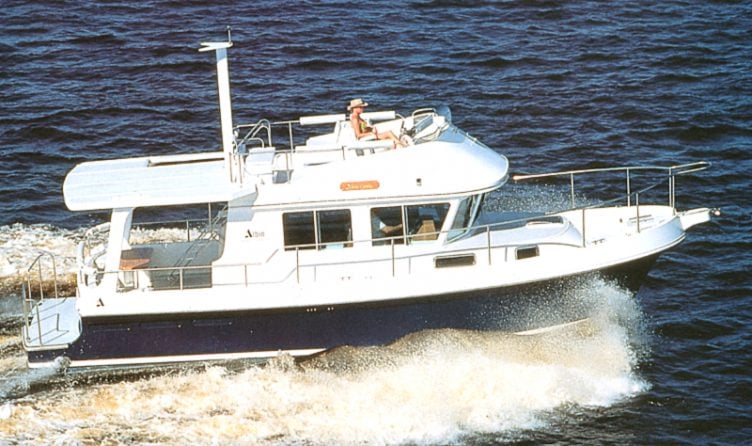 Albin Yachts 36 Express Trawler | HMY Yachts