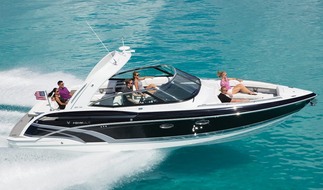 Formula 330 Crossover Bowrider | HMY Yachts